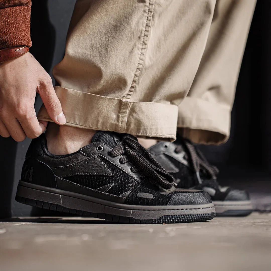 Plissken Low-Top Sneaker