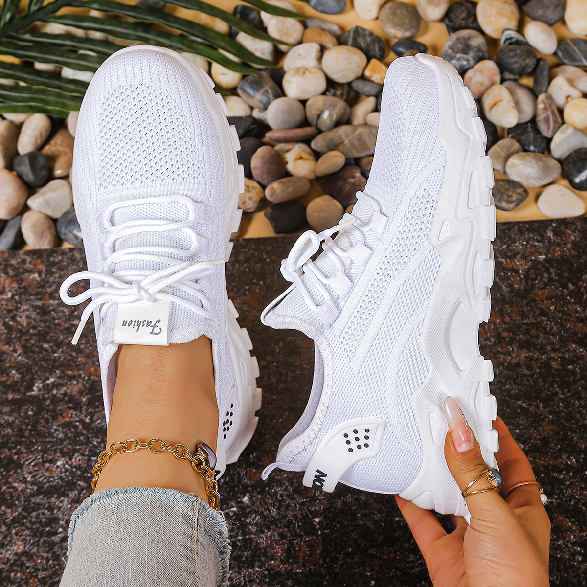 Aura Orthopedic Sneaker